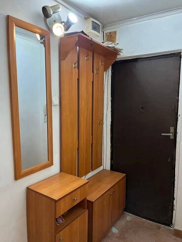 3 ком квартира бишкек: 3 бөлмө, 56 кв. м, 104-серия, 1 кабат, Косметикалык ремонт