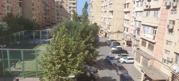 купить дом в кусарах: YENİ YASAMALDA QİSMET ŞADLİQ SARAYİNİN YANİNDA abad heyeti olan binada