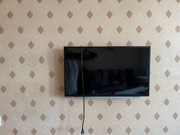Ekrani sınmış,işlək vəziyyətdə 60 azn