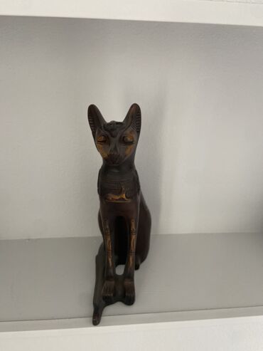 фарфоровая статуэтка: Египетский кот