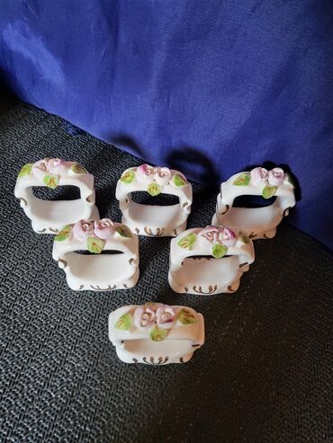 Kuhinjski setovi: Drzaci za salvete novi iz 70ih god.Nemacka Fena porcelan. Drzaci novi na lalafo.rs — 3 Kuhinjski setovi: Drzaci za salvete novi iz 70ih god.Nemacka Fena porcelan. Drzaci novi — 3