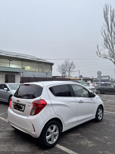 Chevrolet: Chevrolet Spark: 2016 г., Бензин, Хэтчбэк at lalafo.kg — 3 Chevrolet: Chevrolet Spark: 2016 г., Бензин, Хэтчбэк — 3