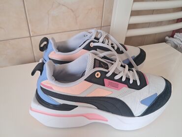 patike: Puma, 39