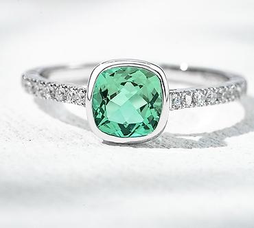 Золотые украшения: 💍 Кольцо из белого золота 750 пробы с изумрудом и лабораторными — 5