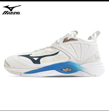 Кроссовки и спортивная обувь: Продаются Mizuno Wave momentum 2 одевал 2-3 размер не подошли