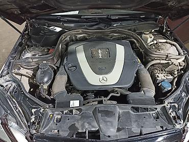 Другие автомобили: Седан бизнес‑класса темно‑бордового цвета. Кузов — классический — 13