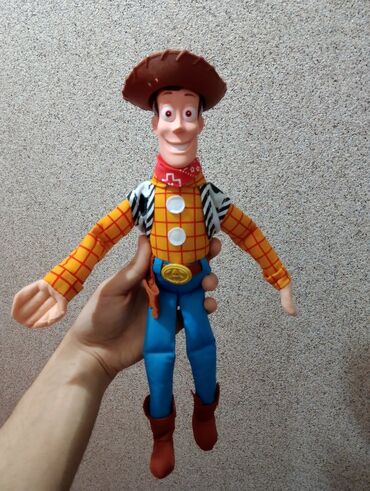 oyuncaq gitara: Toy Story Woody Oxumur Metrolara Catdirilma Var 28 Elmler