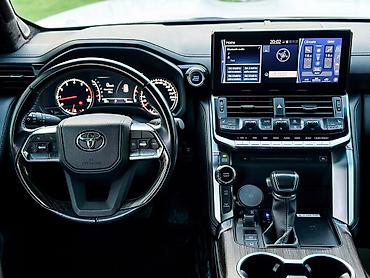 кожаная: Toyota Land Cruiser: 2022 г., 3.5 л, Автомат, Бензин, Внедорожник — 5