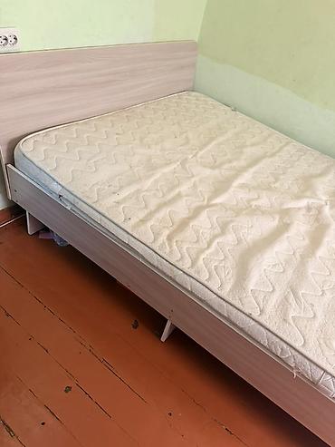 для двоих: Двуспальная кровать с матрасом - Размер спального места — 2