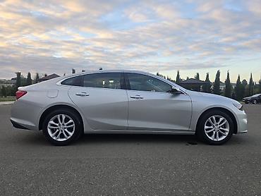 opel universal: Chevrolet Malibu – gümüş rəngli biznes-sedanı - Kuzov: 4 qapılı — 5