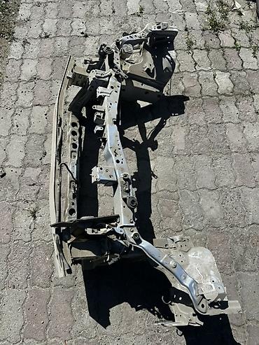 задний бампер: Кузовная перегородка Toyota, Б/у, Оригинал — 2