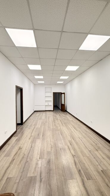 офисное помещение ош: Продаю Офис 87 м², С ремонтом, Без мебели, Многоэтажное здание, 1 этаж