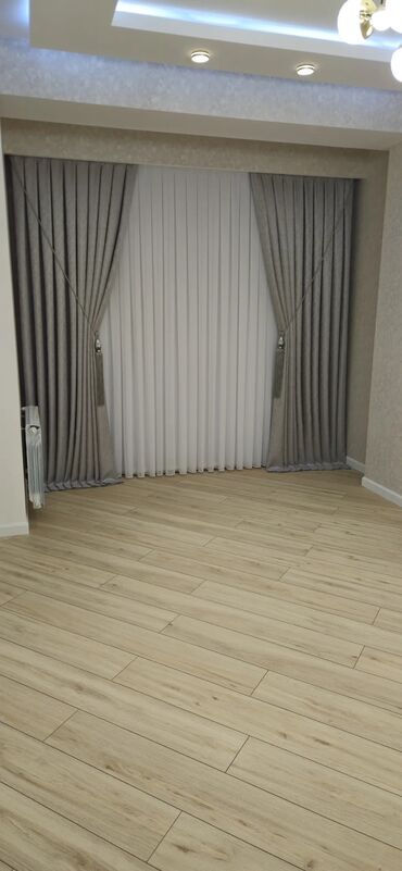 Pərdə və tüllər: Pərdələr otağa zəriflik və rahatlıq gətirir. Klassik üslubda dizayn — 12