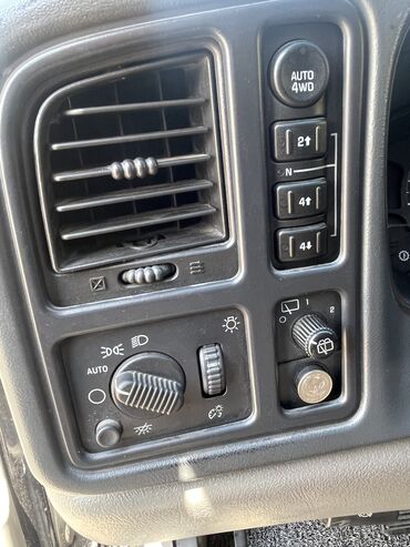 Chevrolet: Chevrolet Suburban: 2004 г., 6 л, Автомат, Бензин, Внедорожник — 10