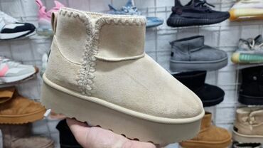 Ugg obuća: Ugg čizme, bоја - Bež — 8