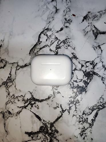Airpods pro qabı işləyir amma sağ qulaqcıq işləmir sol.qulaqciq