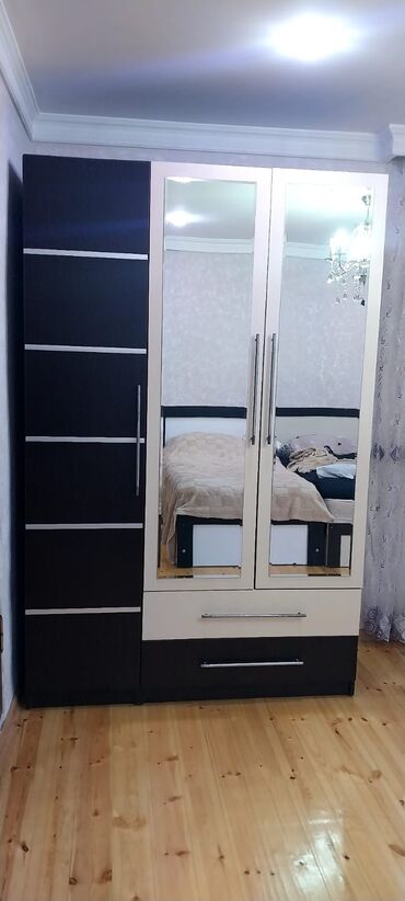 Otaq qapıları: Dolab 3 qapili,deffekti yoxdur.120 azn.invan nargile dairesi yaxinligi