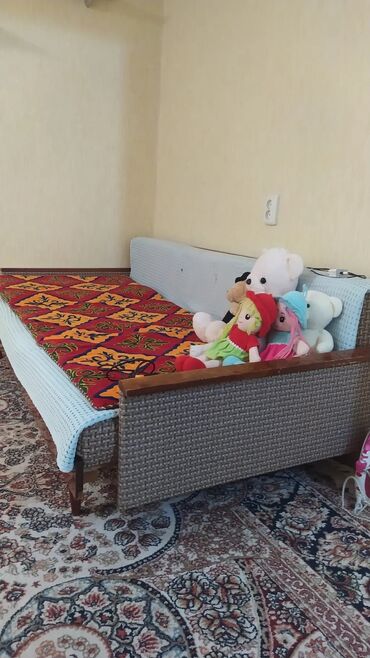 спалный диваны: Бүктөмө диван, Колдонулган, Экилик