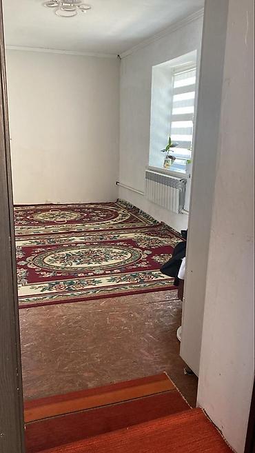 Продажа коттеджей и домов: 🏡 Продается дом с времянкой в ж/м Ак-Ордо 3! ✅ Дом саманный, тёплый и — 5