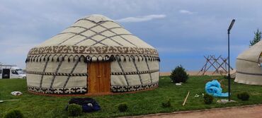 горный обувь: Аренда юрты, Каркас Деревянный, 85 баш, С полом, Посуда, Стол