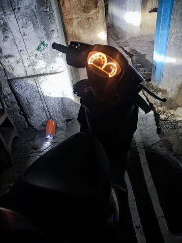 грузовик мерседес: Скутер түрү M8, 125 куб. см, Бензин, Жаңы