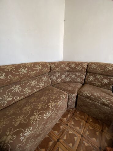 stol stul gəncə: Paltar mağazasında və salonda işlənmiş uqlavoy divan və kreslo satılır