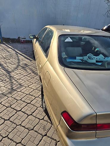 Транспорт: Toyota Camry: 1997 г., 2.2 л, Автомат, Бензин, Седан — 4