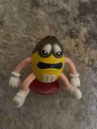 Oyuncaq fiqurlar: M&M’s YELLOW fiquru – kolleksiya oyuncağı - Brend personaj — 1
