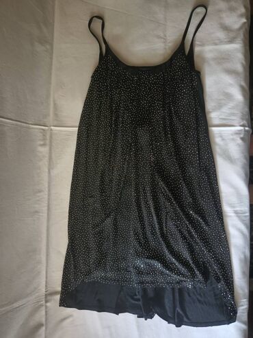 haljina sa perjem: H&M XS (EU 34), bоја - Crna, Večernji, maturski, Na bretele