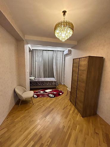 icare qaraj: İcarəyə verilir 3 otaqlı yeni tikili 104 m², 28 May m. Kateqoriya — 5