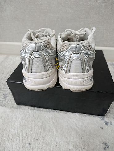 кросовеи: Кроссовки, 38, New Balance, Б/у, цвет - Белый, Самовывоз, Платная доставка — 3