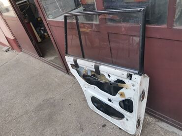 Auto delovi: Vrata zadnja leva Lada 2104 Karavan(bela)ZL3. Skinuta sa rastavljenog — 9