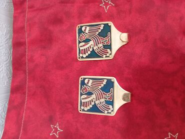 işlenmiş unitazlar: Sovet dövrünün məhsulu, asılqanı (2 ədəd) Təsvir: - Material: qızılı