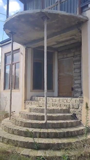 sumqayit satilan evler: Satılır: Həyət evi və torpaq sahəsi - 4 tərəfi hasarlı, darvazalı — 2