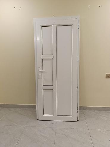 qapi ruckalari: Ağ rəngli PVC qapı - Material: PVC/profil çərçivə, möhkəm panellər - — 1