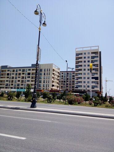 2 комнатные квартиры в хырдалане: Ev Sumqayitda yerleşir ayleye verilir eşyalidi vatsap var
