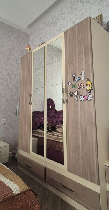 Диваны: Б/у, Распашной, 4 двери Прямой шкаф, Шифоньер