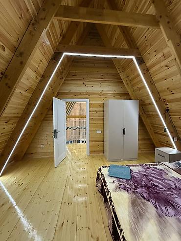 Bağ evlərinin kirayəsi: A‑Frame tipli modern istirahət evi - Memarlıq: Üçbucaq formalı — 7