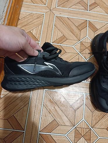 nike react: Кроссовки мужские, черные, размер US 9 / EUR 42½ / CN 265 (указано на — 2