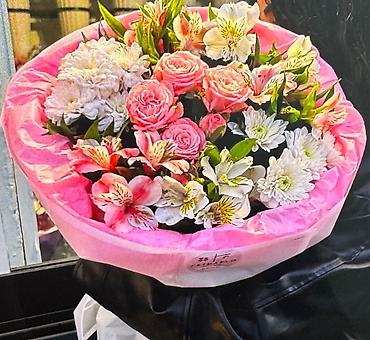 aşdım daşdım gülü: Sumqayit Çiçək buketləri – “Eshq flowerss” Məhsul təsviri: - Zərif — 2
