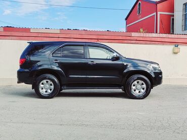 Toyota: Toyota Fortuner: 2.7 l | 2006 il Ofrouder/SUV — 3