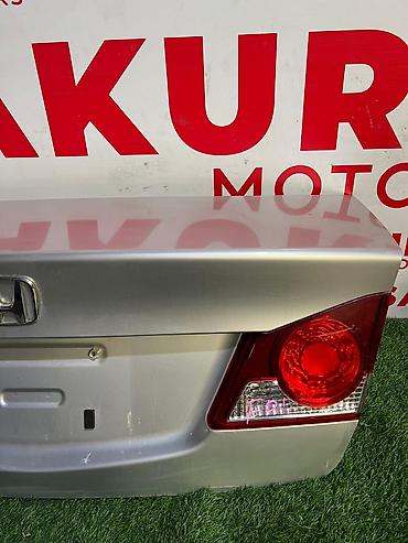 sedan: Крышка багажника Honda, Б/у, Оригинал — 3