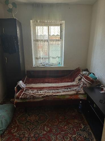 Продажа барачных домов: Продаётся дом барачного типа. гостиная, две спальни, кухня, коридор — 6