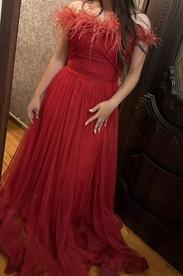 Qırmızı ziyafət geyimi - Model: Uzun, yerə qədər axıcı ətəkli, ətəyi