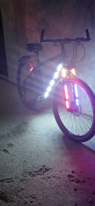 İdman velosipedləri: LED işıqlı velosiped – gecə sürüşləri üçün tam təchizatlı - Çərçivə — 12