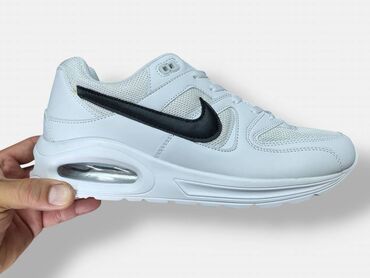 Patike: Patike, veličina - 42 na lalafo.rs — 10 Patike: Patike, veličina - 42 — 10