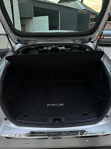 Toyota: Toyota Prius: 2017 г., 1.8 л, Гибрид, Седан — 12