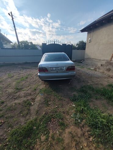 задний багаж: Mercedes-Benz 240: 2001 г., 2.6 л, Автомат, Бензин, Седан