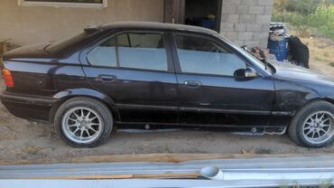 кузовной инструменты: BMW 3 series: 1991 г., 1.6 л, Механика, Бензин, Седан