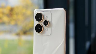 redmi 13 not: Realme 15 Pro сатам, эси 256 ГБ. Түсү ак, абалы идеалдуу, чийик-мийиги — 2